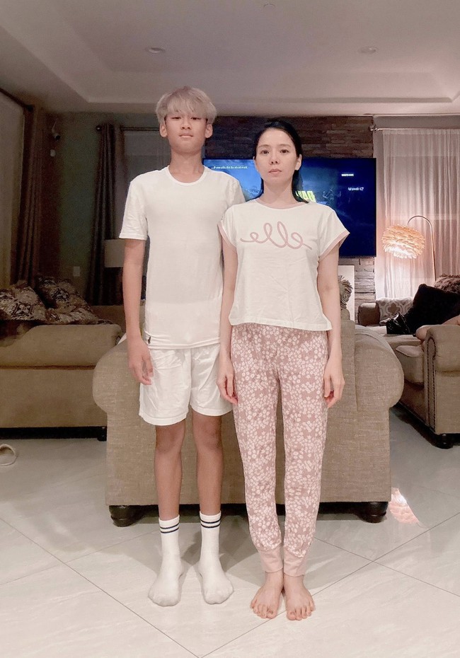 Con trai được khen "Gương mặt điện ảnh - hình tượng thể thao", Lệ Quyên tự hào "trộm vía, cực phẩm": Soi tài năng đúng là xịn sò - Ảnh 1. Con trai được khen "Gương mặt điện ảnh - hình tượng thể thao", Lệ Quyên tự hào "trộm vía, cực phẩm": Soi tài năng đúng là xịn sò - Ảnh 1.