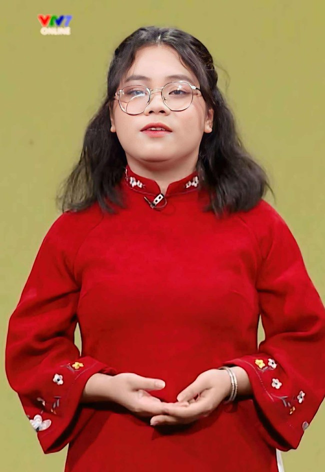 Bị cả lớp cô lập vì xuất thân &quot;không giống ai&quot;, phải vào viện tâm thần, nữ sinh vượt tự ti, đạt được thành tích đáng nể - Ảnh 1.