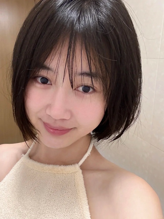 Tôi bổ sung collagen suốt 1 năm và đây là điều đã thay đổi trên gương mặt tôi  - Ảnh 1.