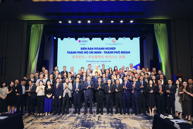Nhiều hoạt động ý nghĩa tại Lễ kỷ niệm 30 năm thiết lập quan hệ hợp tác TPHCM - Busan - Ảnh 1.