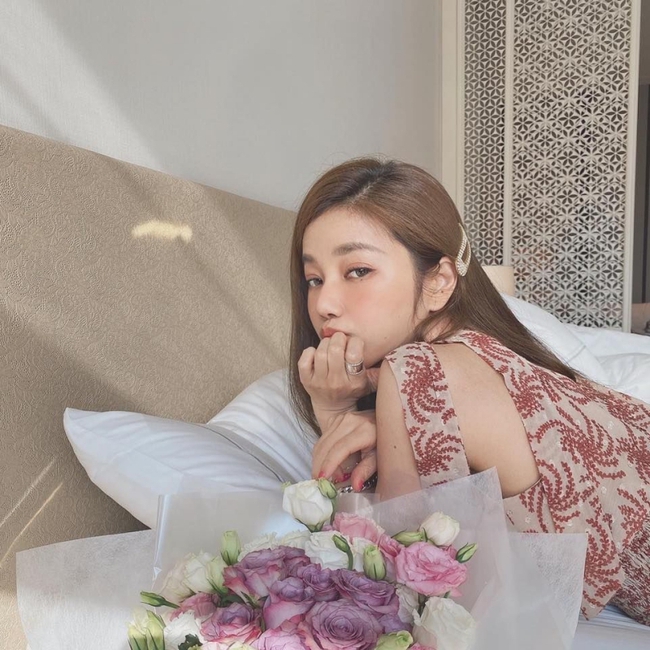 50 tuổi, người phụ này khiến nhiều người trầm trồ với 8 bí kíp giữ dáng và dưỡng da - Ảnh 3.