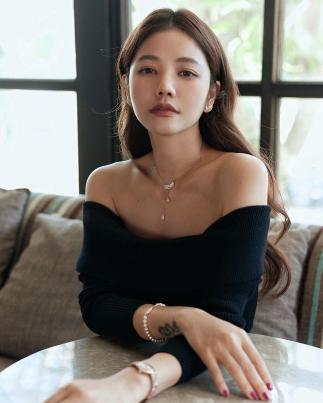 50 tuổi, người phụ này khiến nhiều người trầm trồ với 8 bí kíp giữ dáng và dưỡng da - Ảnh 8.