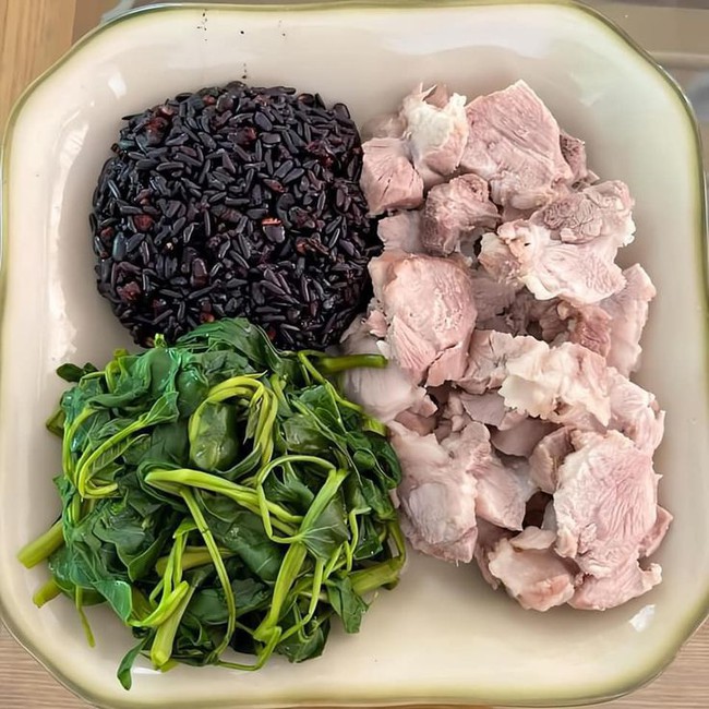 30 ngày ăn gạo lứt thay gạo trắng: Tôi tăng ngược 2kg, cơ thể phản ứng lạ và bài học đắt giá từ một thói quen tưởng lành mạnh - Ảnh 4.