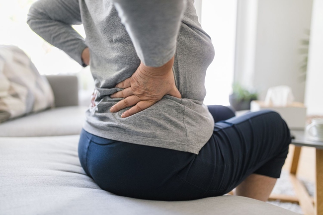 Phụ nữ mãn kinh khó tránh loãng xương: Nếu bạn không thuộc 3 nhóm sau thì xin chúc mừng! - Ảnh 1.