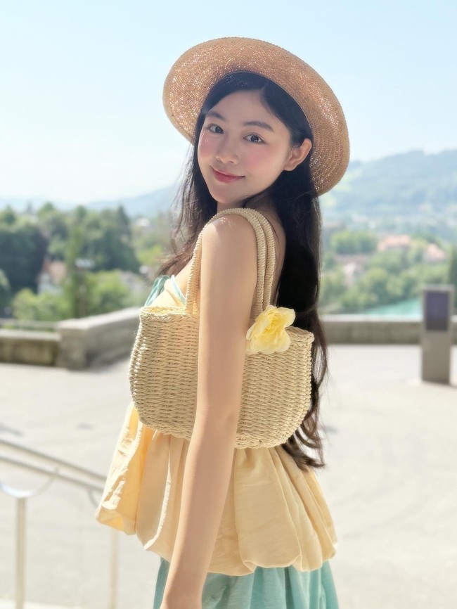 Lọ Lem - Hạt Dẻ nh&agrave; MC Quyền Linh nhận b&igrave;nh luận cực v&ocirc; duy&ecirc;n d&ugrave; khoe ảnh si&ecirc;u xinh: Đọc m&agrave; tức gi&ugrave;m! - Ảnh 1.