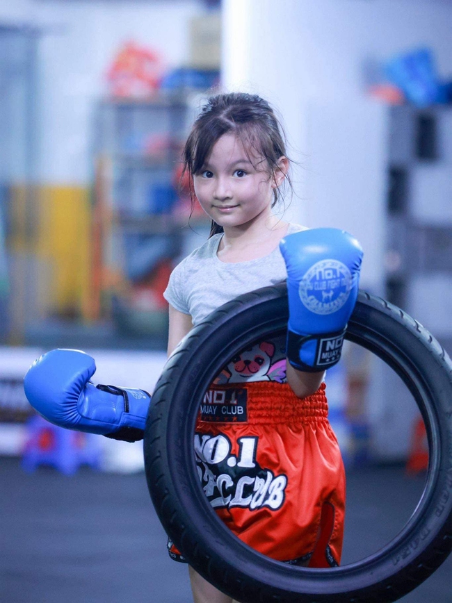 Cuối cùng cũng tìm ra bí quyết tăng chiều cao của con gái ca sĩ Phương Vy: 5 tuổi đã đam mê làm 1 việc để visual chuẩn Hoa hậu tương lai - Ảnh 4.