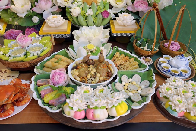 Ngày mùng 1 tháng 7 Âm: Bày mâm cúng thế nào để chiêu lộc, đón may mắn? - Ảnh 1.