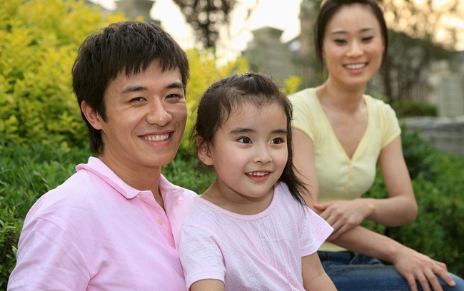 Nhà văn nổi tiếng nói: Chỉ cần nhìn 1 điểm của người đàn ông, biết ngay gia đình hạnh phúc, con cái ngoan ngoãn hay không - Ảnh 1. Nhà văn nổi tiếng nói: Chỉ cần nhìn 1 điểm của người đàn ông, biết ngay gia đình hạnh phúc, con cái ngoan ngoãn hay không - Ảnh 1.