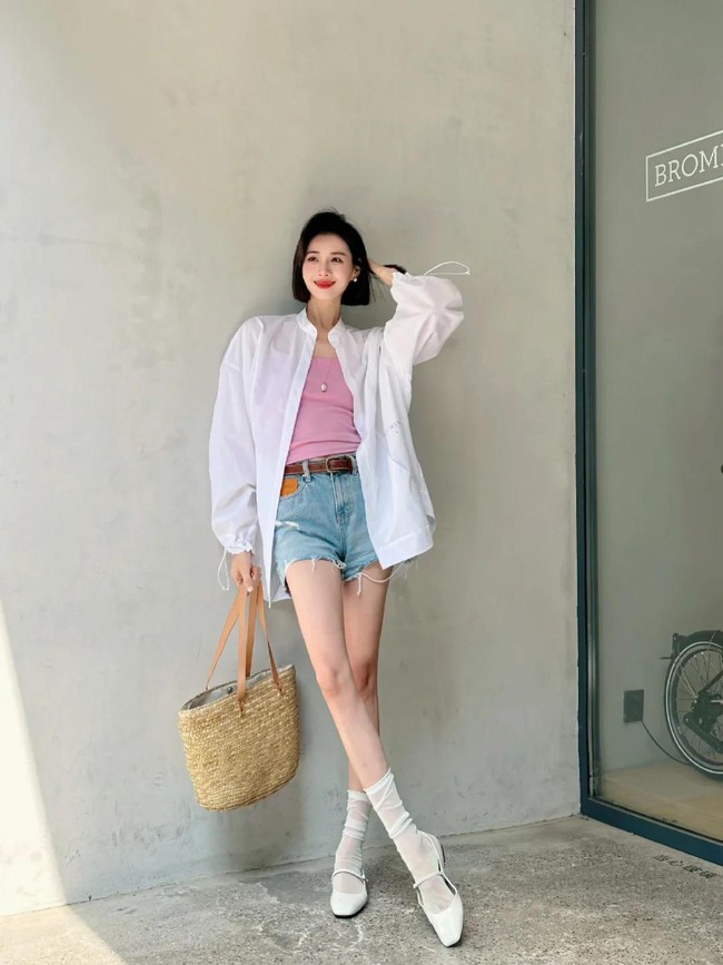 Giải mã công thức mặc đẹp đầu hè: Bí quyết thời trang ai cũng dễ dàng áp dụng - Ảnh 12. Giải mã công thức mặc đẹp đầu hè: Bí quyết thời trang ai cũng dễ dàng áp dụng - Ảnh 12.