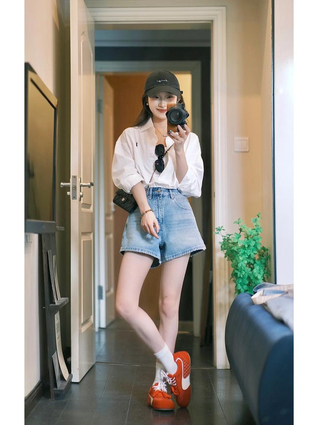 Giải mã công thức mặc đẹp đầu hè: Bí quyết thời trang ai cũng dễ dàng áp dụng - Ảnh 7. Giải mã công thức mặc đẹp đầu hè: Bí quyết thời trang ai cũng dễ dàng áp dụng - Ảnh 7.
