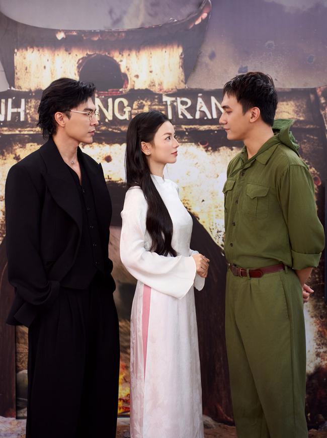 Em Hồng lái đò - Ảnh 7. Em Hồng lái đò - Ảnh 7.