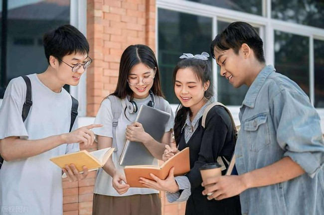 Chuyên gia Việt nói: Có những sinh viên sau 5 năm đạt mức lương tới cả 1 tỷ đồng/tháng, bí quyết của họ thì ra &quot;đơn giản&quot; thế này! - Ảnh 2.
