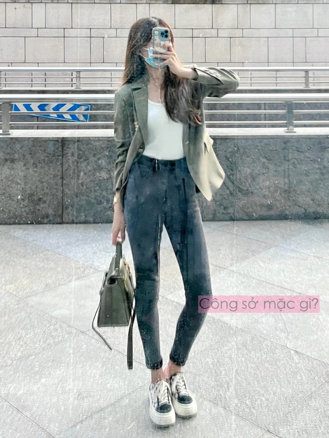 Đã thử nhiều phong cách, tôi thấy blazer quần lửng mới là outfit hack dáng chuẩn nhất - Ảnh 5. Đã thử nhiều phong cách, tôi thấy blazer quần lửng mới là outfit hack dáng chuẩn nhất - Ảnh 5.