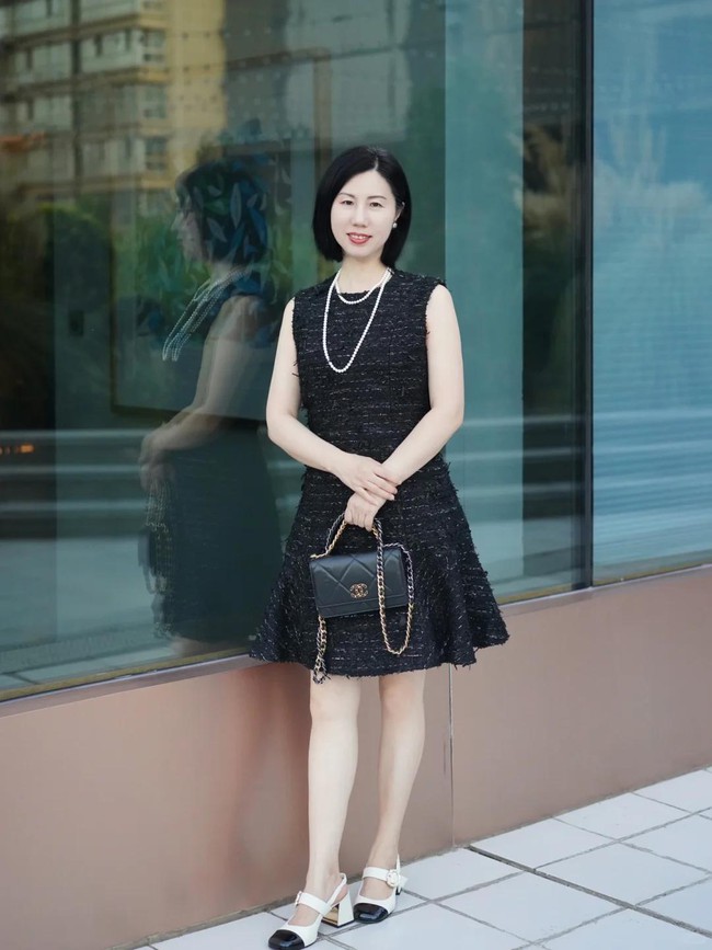 Tôi phát hiện ra 3 món đồ mà phụ nữ tuổi trung niên nhất định nên sắm để trẻ hóa phong cách - Ảnh 5. Tôi phát hiện ra 3 món đồ mà phụ nữ tuổi trung niên nhất định nên sắm để trẻ hóa phong cách - Ảnh 5.