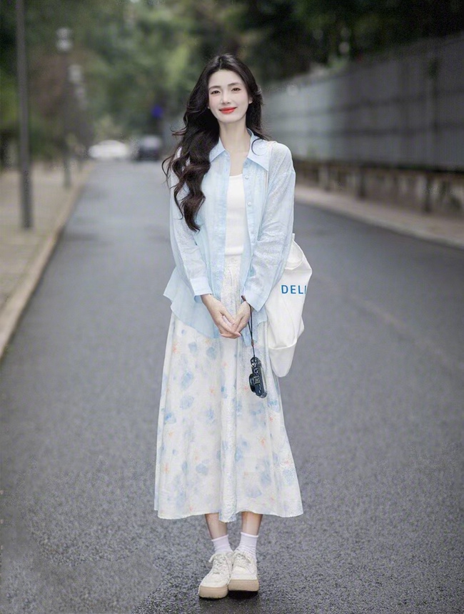 Tôi từng bị chê mặc váy hoa nhí trông sến, giờ thì ai cũng khen sang trọng - Ảnh 6. Tôi từng bị chê mặc váy hoa nhí trông sến, giờ thì ai cũng khen sang trọng - Ảnh 6.