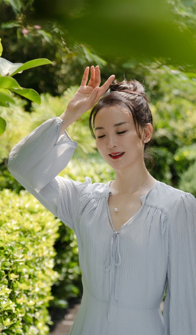 Nàng "Tình Nhi" Vương Diễm đã 51 tuổi vẫn trẻ đẹp: Bị "nghiện" 1 món nước chống già rất quen thuộc với người Việt - Ảnh 5. Nàng "Tình Nhi" Vương Diễm đã 51 tuổi vẫn trẻ đẹp: Bị "nghiện" 1 món nước chống già rất quen thuộc với người Việt - Ảnh 5.