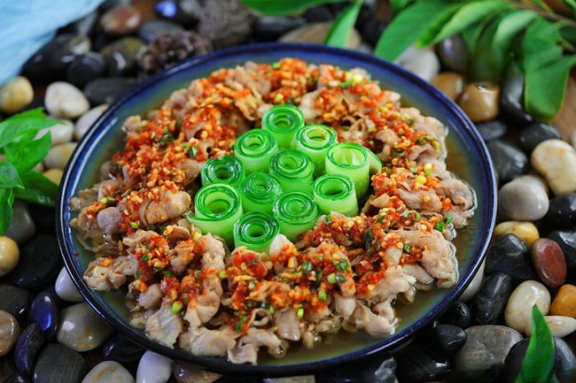 Công thức &quot;gây nghiện&quot;: Món thịt bò cuộn sốt tỏi ngon đến mức đồng nghiệp và hàng xóm tranh nhau xin ăn - Ảnh 7.