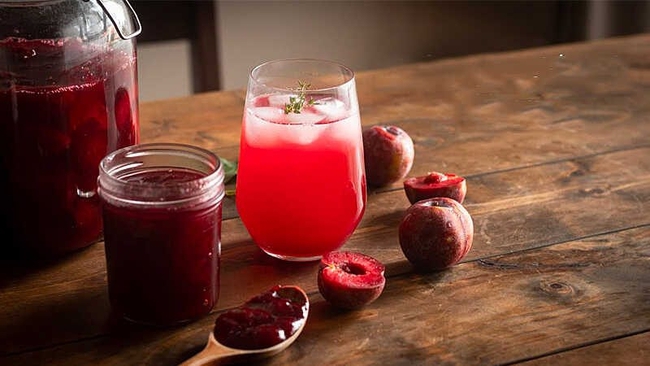 Món nước mát gan, bổ phổi và giảm sạm nám phụ nữ nên uống vào mùa hè: Nguyên liệu đang có đầy chợ Việt - Ảnh 3.