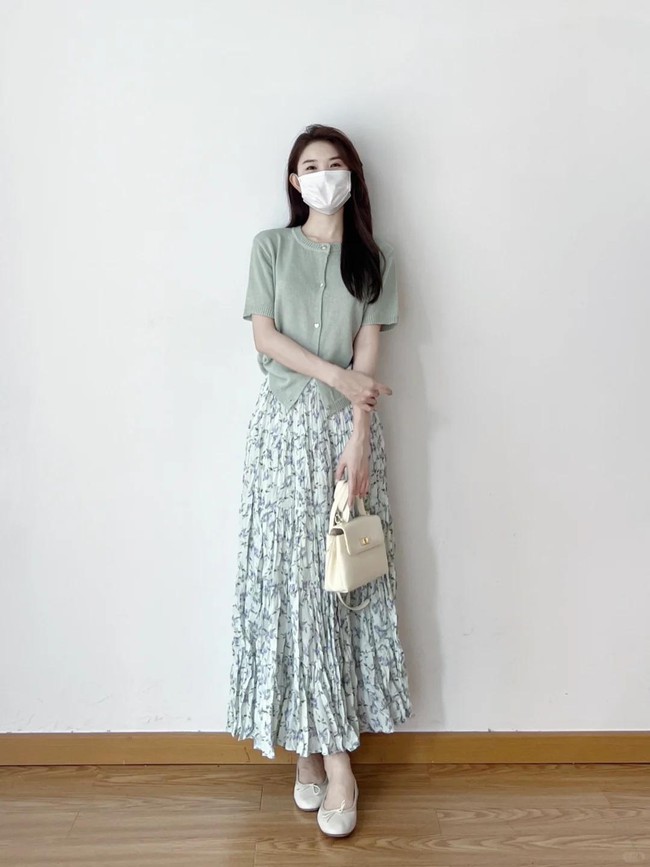 Đầu hạ mặc váy thật sự quá đẹp, những set váy này vừa thanh lịch vừa tôn dáng, sang trọng mà vẫn trẻ trung - Ảnh 3. Đầu hạ mặc váy thật sự quá đẹp, những set váy này vừa thanh lịch vừa tôn dáng, sang trọng mà vẫn trẻ trung - Ảnh 3.