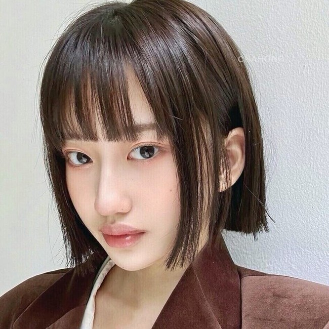 Kiểu mái nào cho tóc ngắn? 8 mẫu mái "chuẩn xinh" giúp gương mặt thon gọn, giai đoạn tóc mọc dài cũng dễ chăm - Ảnh 8. Kiểu mái nào cho tóc ngắn? 8 mẫu mái "chuẩn xinh" giúp gương mặt thon gọn, giai đoạn tóc mọc dài cũng dễ chăm - Ảnh 8.