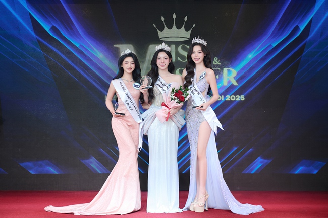 Nguyễn Thị Th&ugrave;y Chang đăng quang &Aacute; kh&ocirc;i 1, Hoa kh&ocirc;i Thanh lịch H&agrave; Nội 2025 - Ảnh 2.