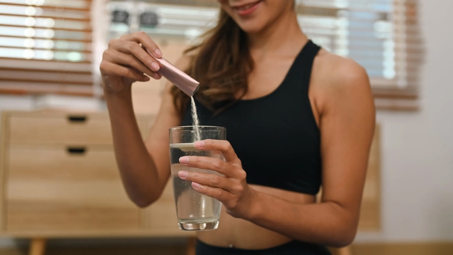 Phụ nữ mãn kinh chăm ăn 2 món, tránh làm 1 việc giúp tóc mọc lại dày hơn bao giờ hết - Ảnh 2. Phụ nữ mãn kinh chăm ăn 2 món, tránh làm 1 việc giúp tóc mọc lại dày hơn bao giờ hết - Ảnh 2.