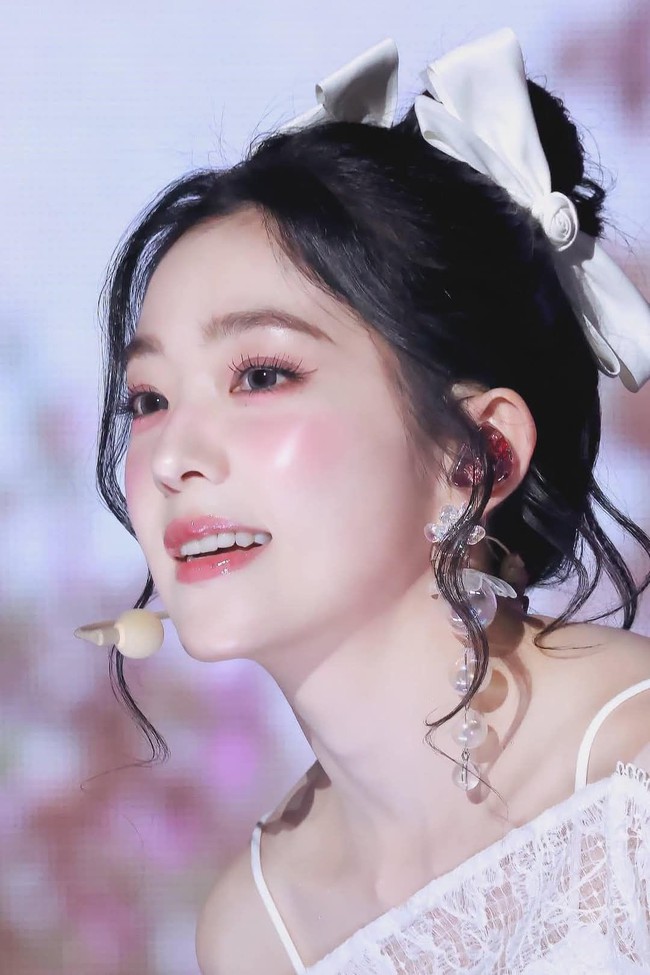 GenZ rần rần với trend makeup theo năm sinh: Layout nào hợp tuổi bạn nhất? - Ảnh 7. GenZ rần rần với trend makeup theo năm sinh: Layout nào hợp tuổi bạn nhất? - Ảnh 7.