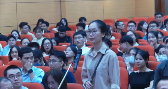 Tình cờ đến... bất ngờ chính là tên của 2 nữ Bác sĩ Nội trú này: Người hô tên trước là Thuý Kiều, người hô sau là Thuý Vân! - Ảnh 2. Tình cờ đến... bất ngờ chính là tên của 2 nữ Bác sĩ Nội trú này: Người hô tên trước là Thuý Kiều, người hô sau là Thuý Vân! - Ảnh 2.