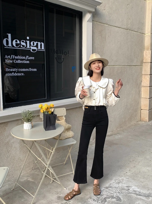 &quot;Quần jeans ống loe nhẹ&quot; bùng nổ mùa hè này! Giải mã 3 công thức phối đồ, vừa che khuyết điểm chân vừa giúp dáng thon gọn - Ảnh 6.