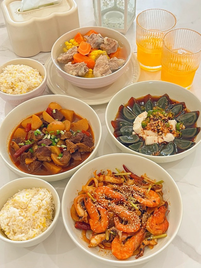 4 mâm cơm nhà đơn giản mà ngon "hết sảy", nấu nhanh lại đủ chất cho cả gia đình, đảm bảo nồi cơm sạch veo - Ảnh 2. 4 mâm cơm nhà đơn giản mà ngon "hết sảy", nấu nhanh lại đủ chất cho cả gia đình, đảm bảo nồi cơm sạch veo - Ảnh 2.