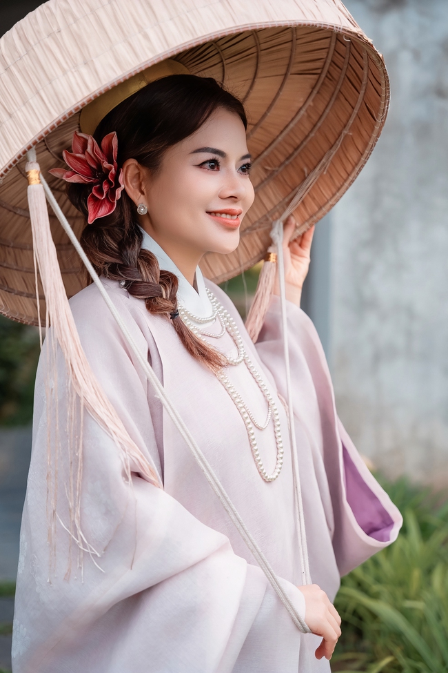 Tina Yuan: Khi cổ phục và những dặm đường hóa thành nhịp cầu nối quá khứ và hiện tại - Ảnh 1. Tina Yuan: Khi cổ phục và những dặm đường hóa thành nhịp cầu nối quá khứ và hiện tại - Ảnh 1.
