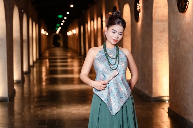 Tina Yuan: Khi cổ phục và những dặm đường hóa thành nhịp cầu nối quá khứ và hiện tại - Ảnh 6. Tina Yuan: Khi cổ phục và những dặm đường hóa thành nhịp cầu nối quá khứ và hiện tại - Ảnh 6.