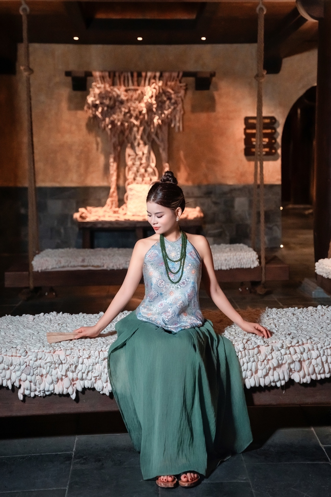 Tina Yuan: Khi cổ phục và những dặm đường hóa thành nhịp cầu nối quá khứ và hiện tại - Ảnh 7. Tina Yuan: Khi cổ phục và những dặm đường hóa thành nhịp cầu nối quá khứ và hiện tại - Ảnh 7.
