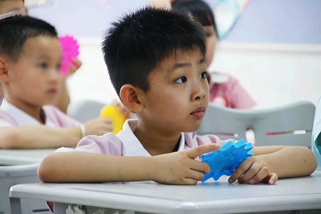 Phụ huynh chia sẻ: Tôi mừng vô cùng khi đọc nội dung này của Nghị quyết 71, chỉ mong thực hiện càng sớm càng tốt! - Ảnh 1. Phụ huynh chia sẻ: Tôi mừng vô cùng khi đọc nội dung này của Nghị quyết 71, chỉ mong thực hiện càng sớm càng tốt! - Ảnh 1.