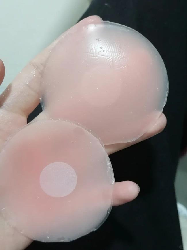 Cứ tưởng là tiện nhưng tôi hối hận khi dùng miếng dán ngực thường xuyên - Ảnh 3.
