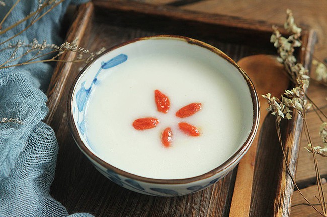 Vào mùa thu, người trung niên càng bận càng phải ăn 6 món này để giữ dạ dày khỏe, ngủ yên giấc! - Ảnh 2. Vào mùa thu, người trung niên càng bận càng phải ăn 6 món này để giữ dạ dày khỏe, ngủ yên giấc! - Ảnh 2.