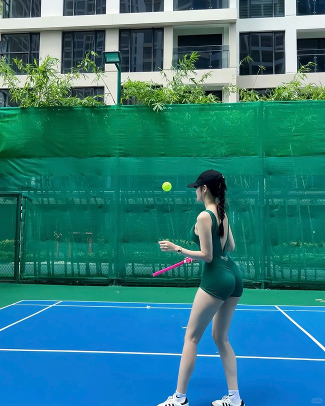 Pickleball girl mặc gì cho chuẩn? Một bên mê váy ngắn mát mẻ, một bên trung thành đồ dài tay - Ảnh 6. Pickleball girl mặc gì cho chuẩn? Một bên mê váy ngắn mát mẻ, một bên trung thành đồ dài tay - Ảnh 6.
