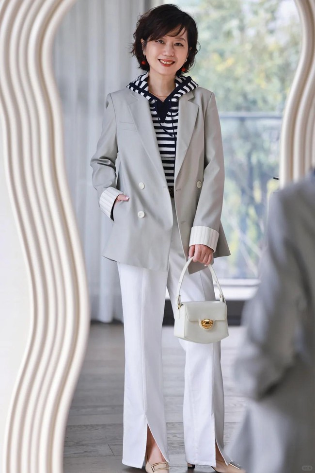 Không phải blazer hay váy hoa, “áo kẻ sọc” mới là item đáng sắm nhất mùa thu - Ảnh 6.