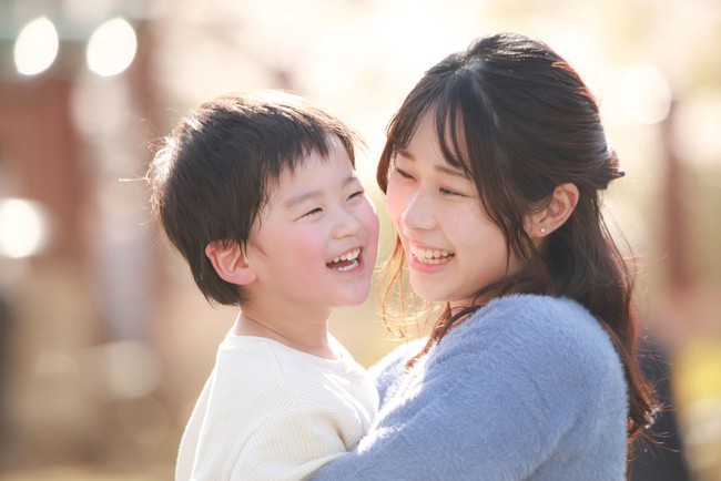 Phân tích các học sinh thi ĐH điểm cao, phát hiện: Trẻ được 3 kiểu bố mẹ này nuôi dạy rất dễ thành công, lớn lên xuất chúng - Ảnh 1.