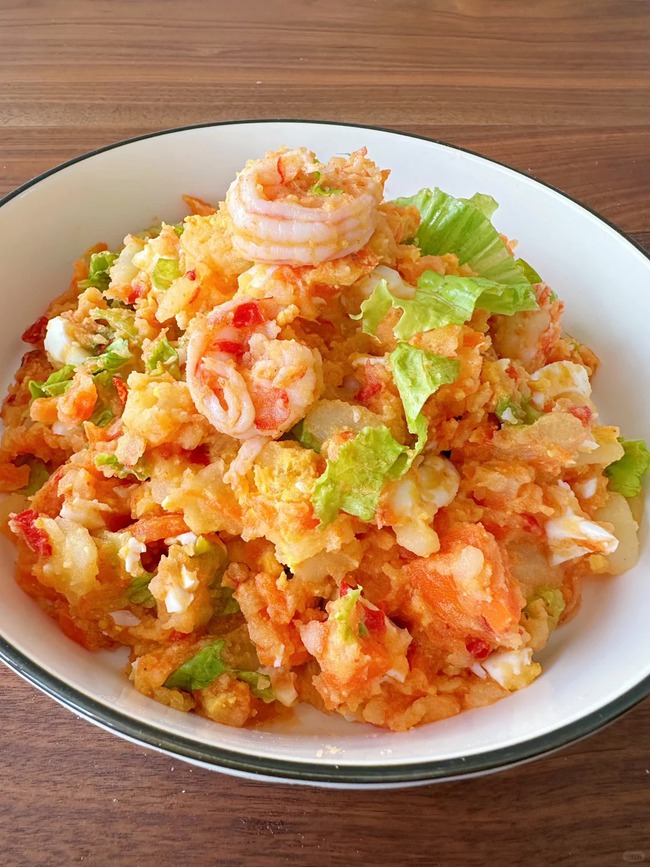 Vài bước đơn giản, có ngay món khoai tây trộn tôm cay giòn mát, chuẩn thực đơn giảm cân không hề khó - Ảnh 1.
