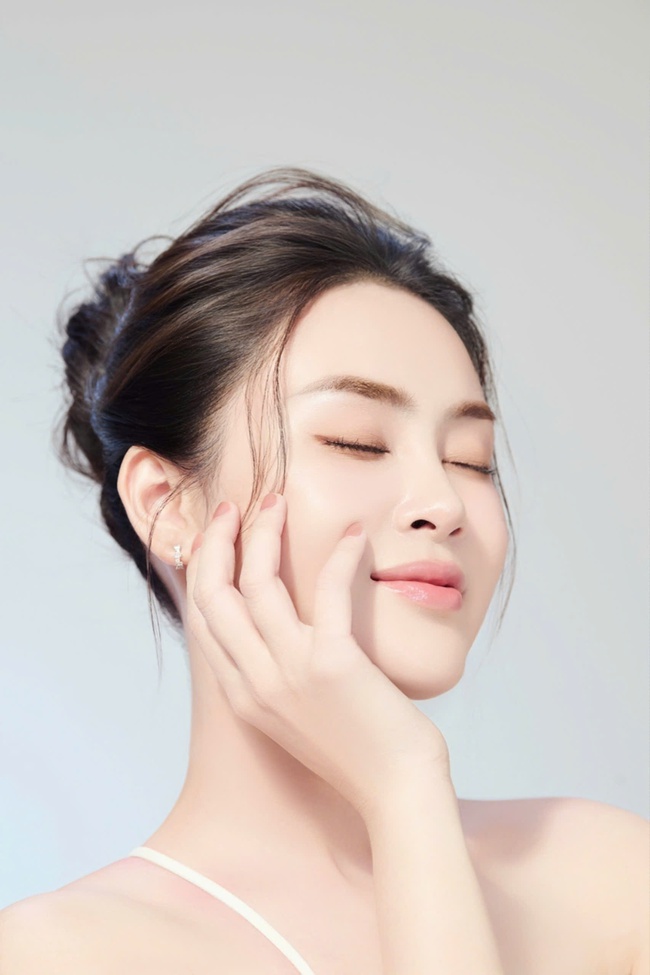 Hoa hậu L&yacute; Kim Thảo ra mắt d&ograve;ng mỹ phẩm ri&ecirc;ng - Ảnh 4.