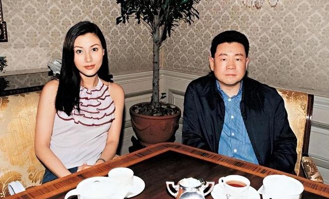 Có 1 nàng hậu &quot;đáng sợ&quot; khiến giới phu nhân hào môn nhấp nhổm không yên - Ảnh 4.