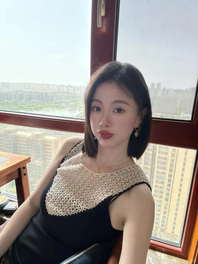 37 tuổi, tôi trẻ hóa da nhờ collagen và bí quyết dưỡng da tối giản “dầu trước – kem sau” - Ảnh 5. 37 tuổi, tôi trẻ hóa da nhờ collagen và bí quyết dưỡng da tối giản “dầu trước – kem sau” - Ảnh 5.