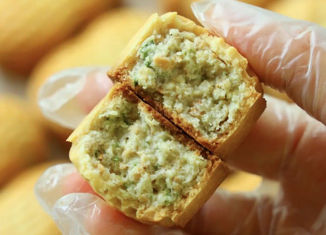 Bánh Trung thu bốn vị làm xong chỉ muốn khoe: Vỏ giòn rụm cả tháng, làm tặng cả nhà ai cũng khen khéo tay - Ảnh 9.