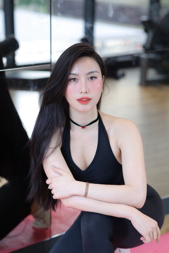 Hành trình 1 năm bỏ đường và nuôi dưỡng estrogen của nữ PT 33 tuổi: &quot;Mặt mộc thôi cũng đủ tự tin&quot; - Ảnh 1.