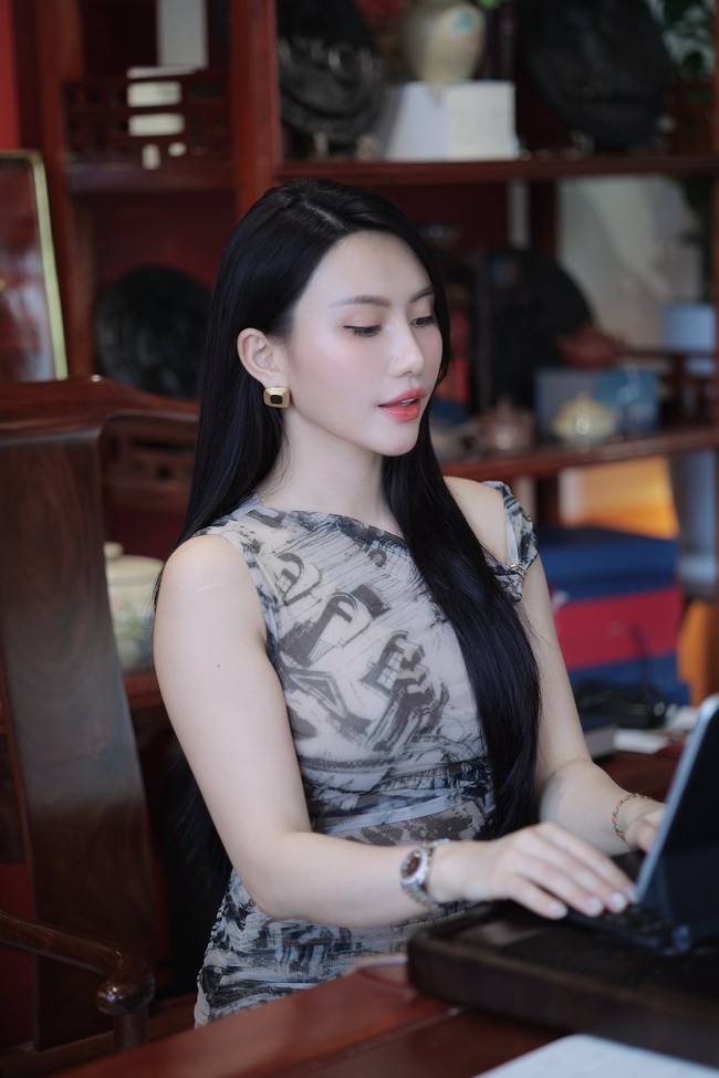 Hành trình 1 năm bỏ đường và nuôi dưỡng estrogen của nữ PT 33 tuổi: &quot;Mặt mộc thôi cũng đủ tự tin&quot; - Ảnh 5.