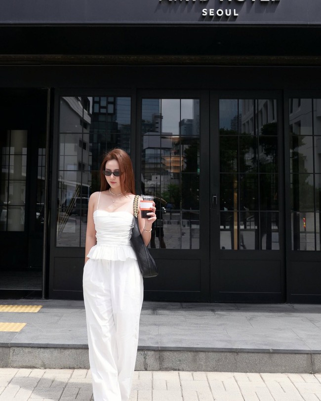 10 set đồ hé lộ lý do vì sao Huyền Lizzie ngày càng nhuận sắc và mặc đẹp - Ảnh 1.