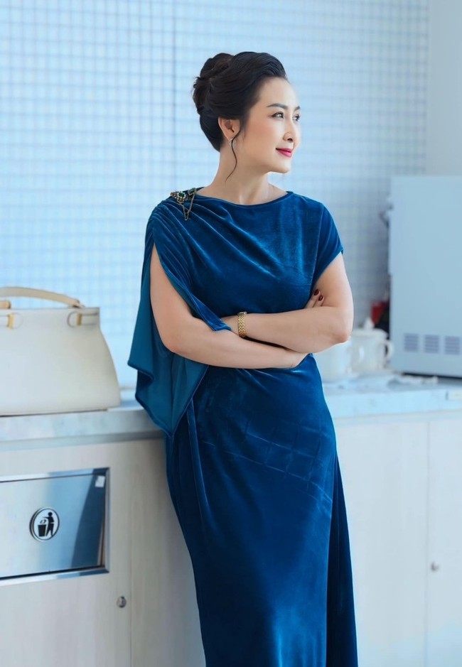 Mỹ nhân Việt "đẹp như cả dàn minh tinh châu Á cộng lại": Trên phim áp đặt con cái, ngoài đời lại dạy con cực chuẩn! - Ảnh 3. Mỹ nhân Việt "đẹp như cả dàn minh tinh châu Á cộng lại": Trên phim áp đặt con cái, ngoài đời lại dạy con cực chuẩn! - Ảnh 3.