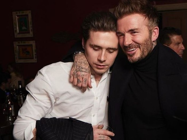 Từ "con trai cưng" đến "cạch mặt" gia đình, vụ lùm xùm của nhà Beckham khiến các bậc cha mẹ rút ra 5 bài học cực đắt! - Ảnh 2. Từ "con trai cưng" đến "cạch mặt" gia đình, vụ lùm xùm của nhà Beckham khiến các bậc cha mẹ rút ra 5 bài học cực đắt! - Ảnh 2.