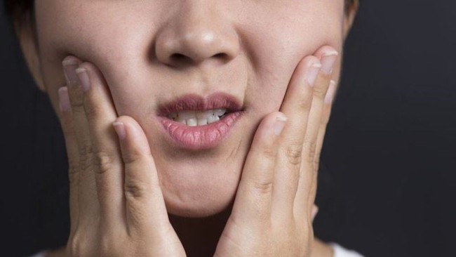 Uống nước biết thận khỏe hay yếu: BS cảnh báo người có chức năng thận kém sẽ gặp phải bất thường khi uống nước - Ảnh 2. Uống nước biết thận khỏe hay yếu: BS cảnh báo người có chức năng thận kém sẽ gặp phải bất thường khi uống nước - Ảnh 2.